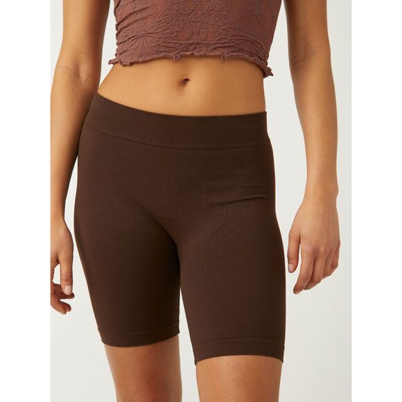 🎉LAST CHANCE🎉 FREE PEOPLE Seamless Bike Short / Chocolate Merlot - Picture 1 of 6